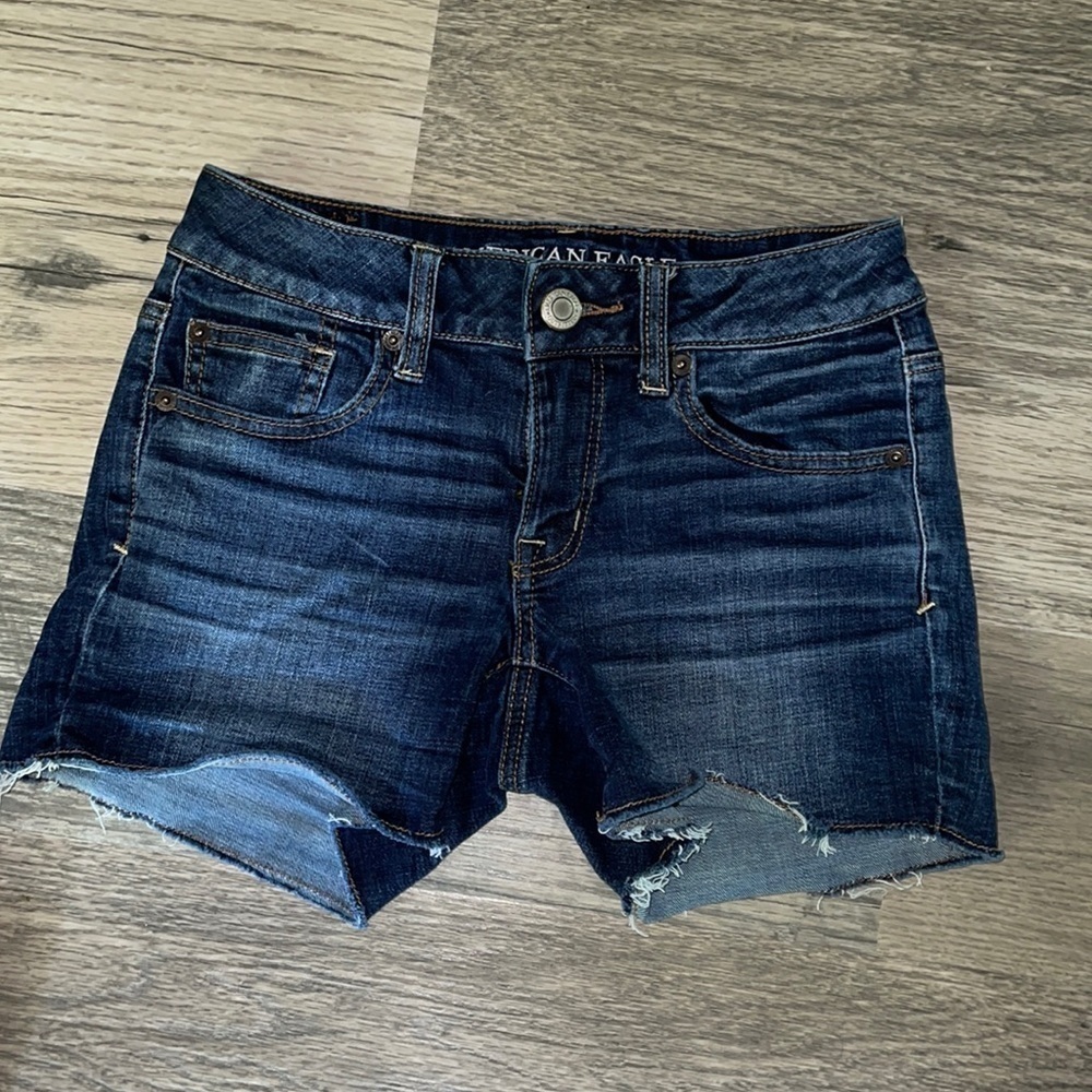 American Eagle super stretch 4” shortie size 2